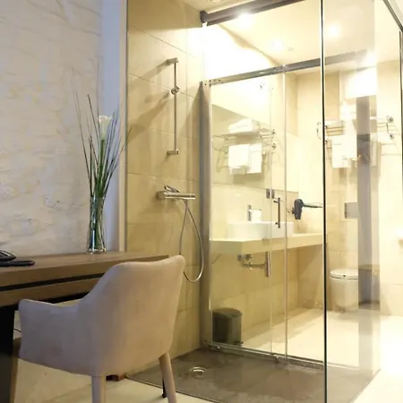 Via Aetcal Hotel&wellness Hotel 2*