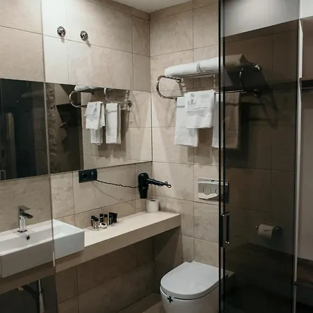 Via Aetcal Hotel&wellness Hotel 2*